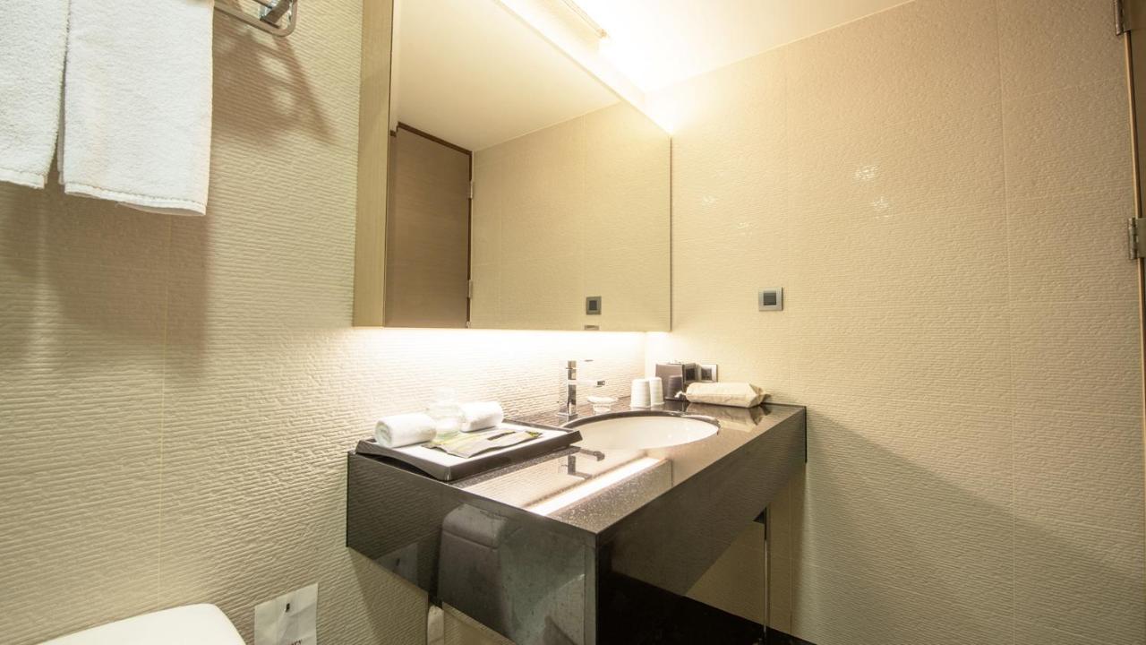 Check Inn Select Taichung Dadun Exterior photo