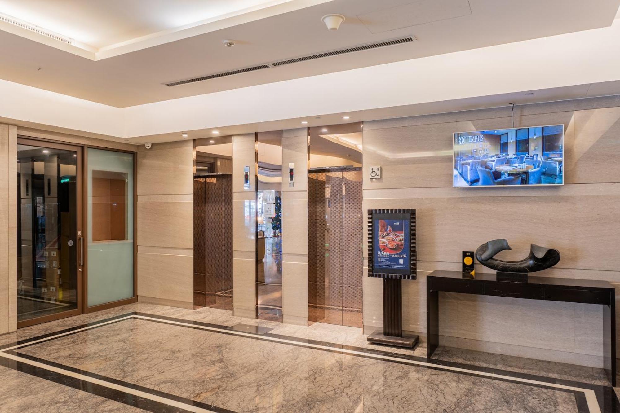 Check Inn Select Taichung Dadun Exterior photo