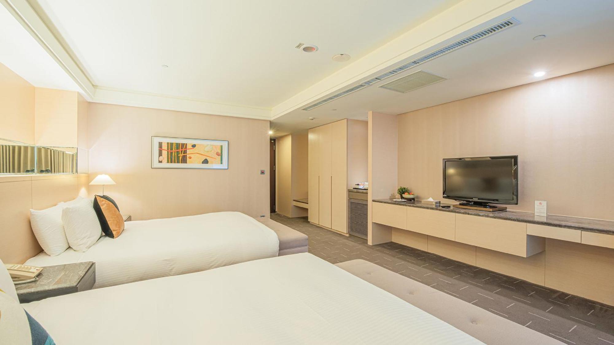 Check Inn Select Taichung Dadun Exterior photo